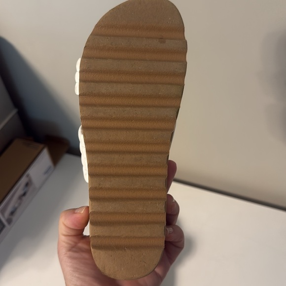 **SOLD ON MERCARI**REEF Kaia 2 Bar Slide Sandals women’s size 6 - Picture 7 of 7